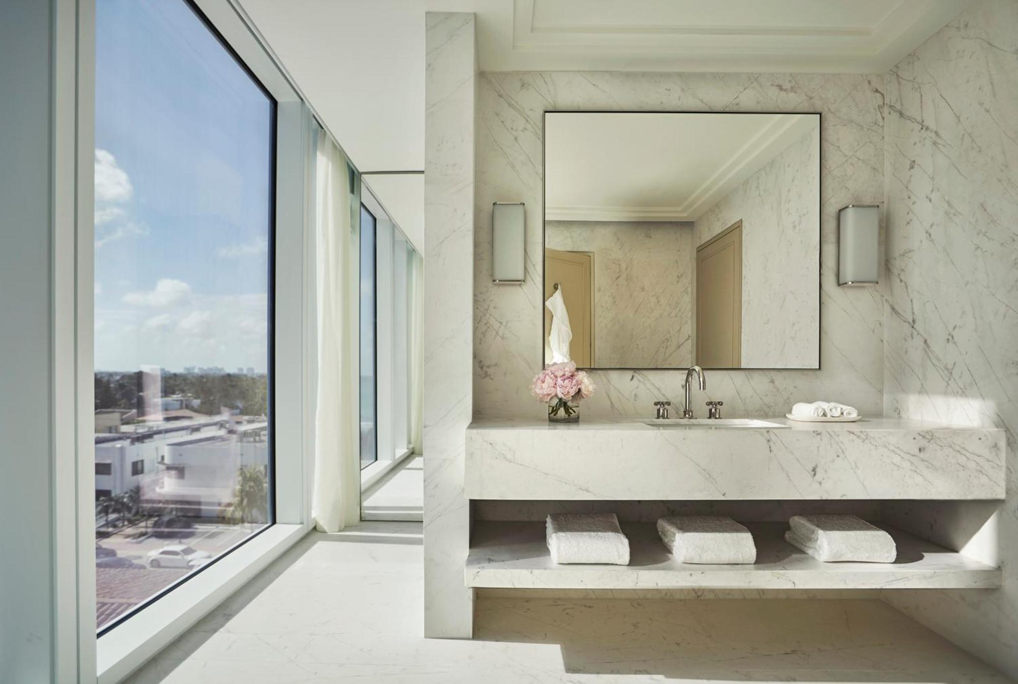 Surf Club King Room