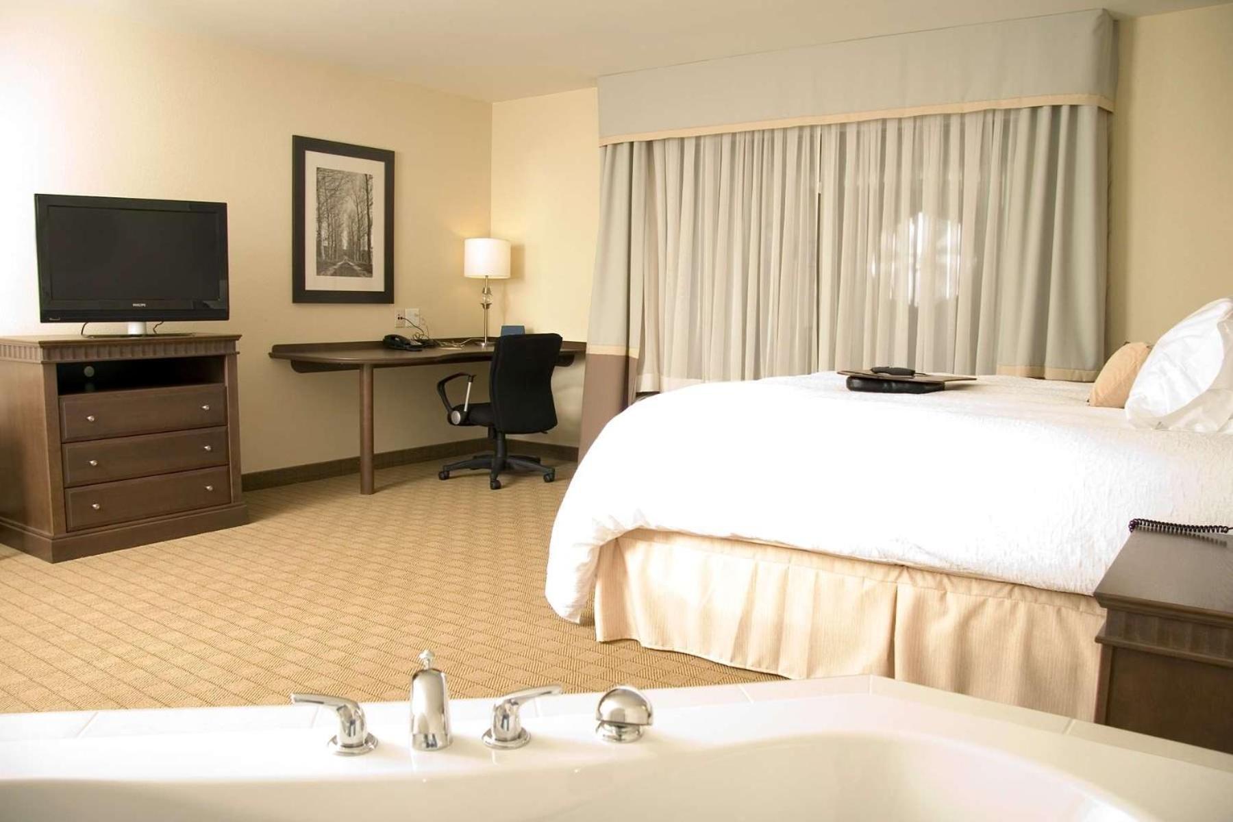 King Studio Suite Whirlpool Non-Smoking