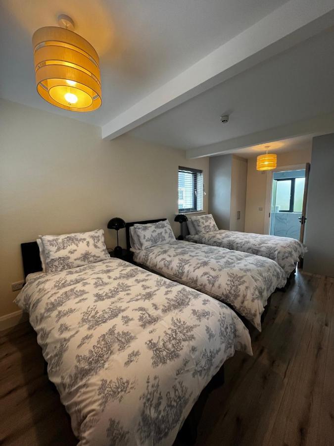 Comfort Triple Room Shower