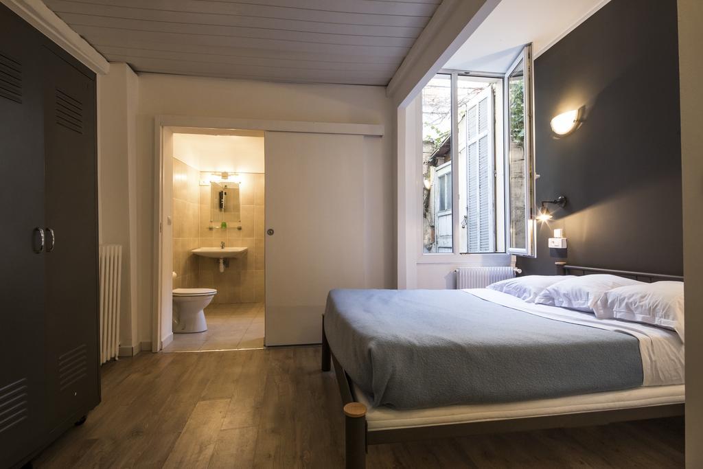 Triple Room Bathroom