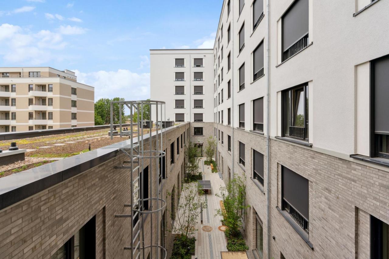 Courtyard Premium Studio