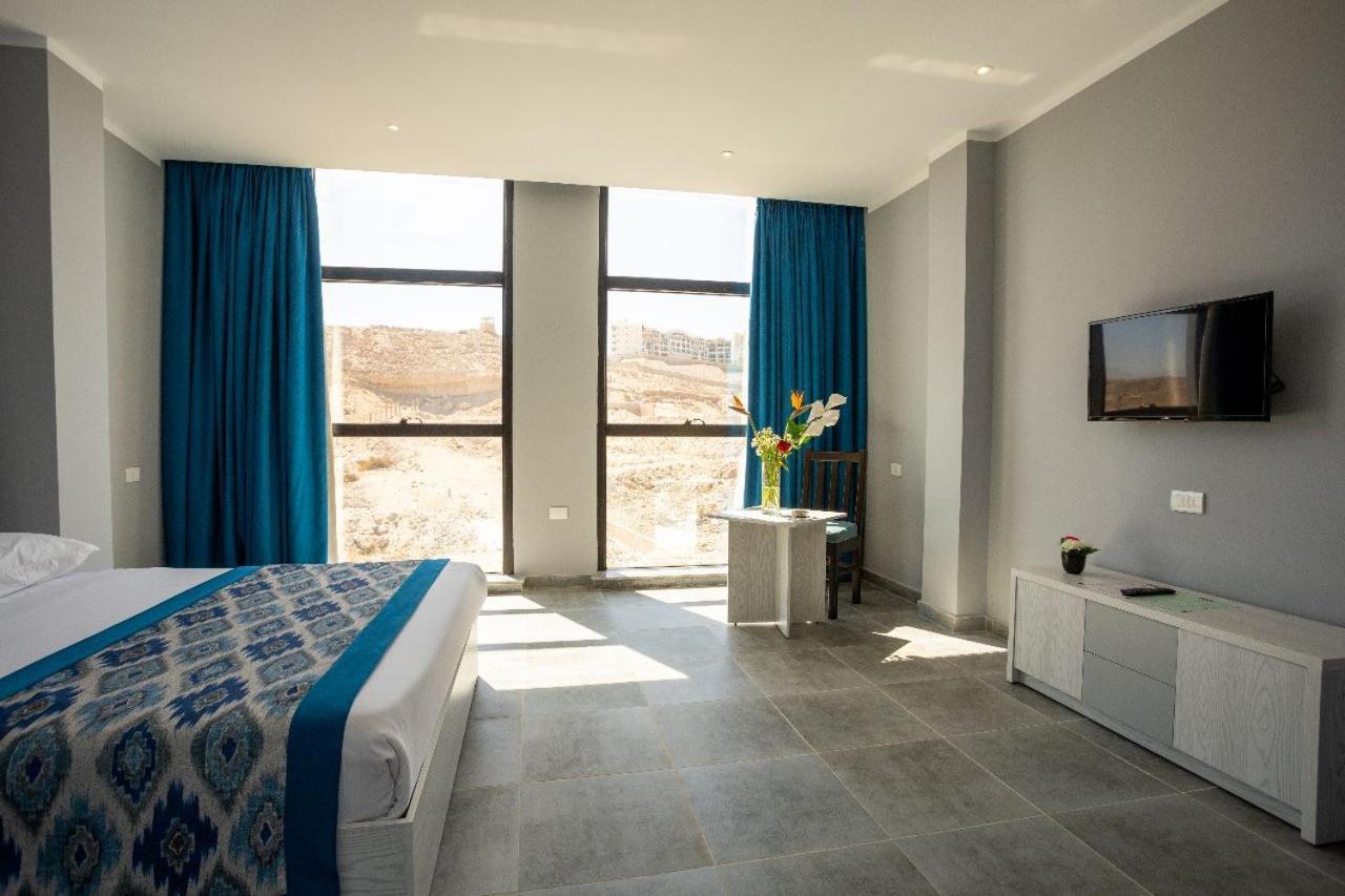 Deluxe Double or Twin Room Mountain View