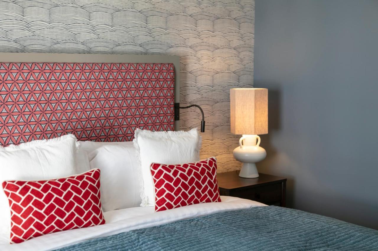 Deluxe Double Room Bath