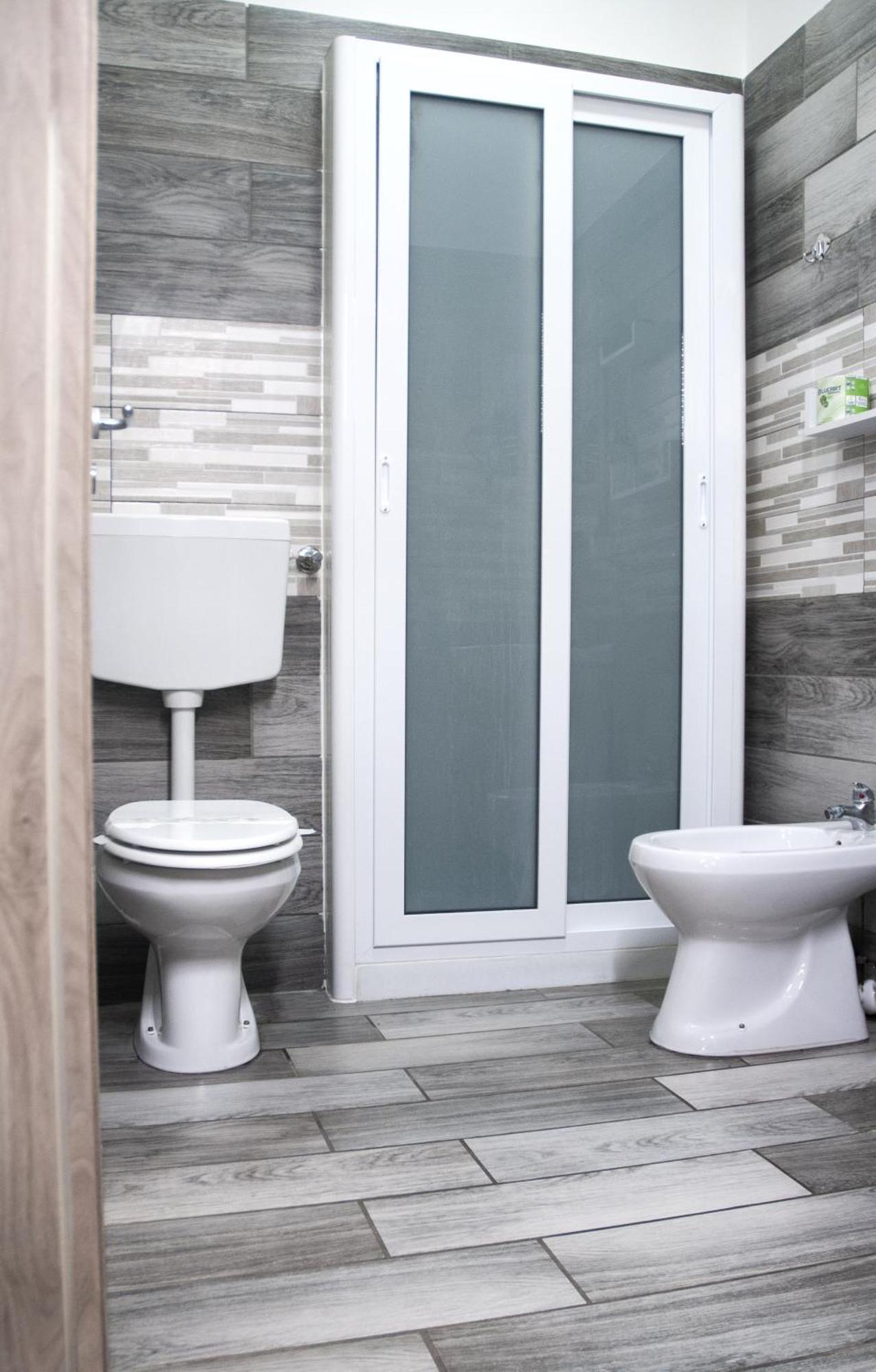 Family Room Private Bathroom