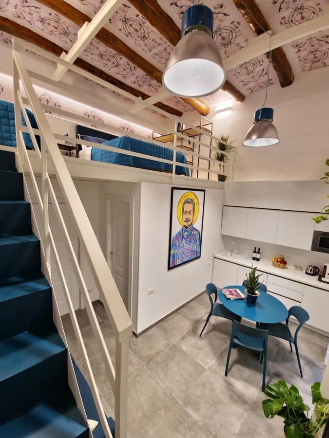 Studio Balcony