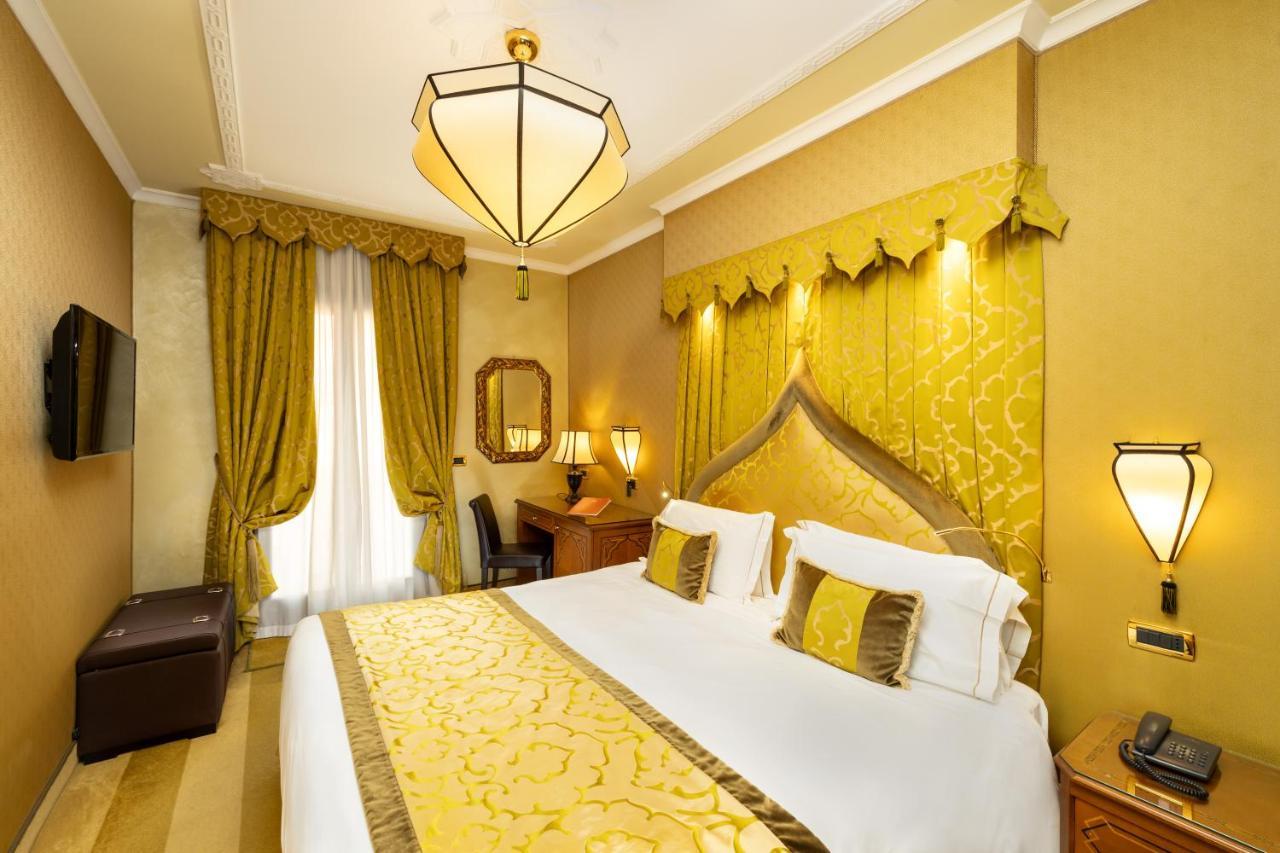Deluxe Double Room Canal View