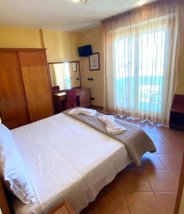 Double Room Balcony Side Sea View