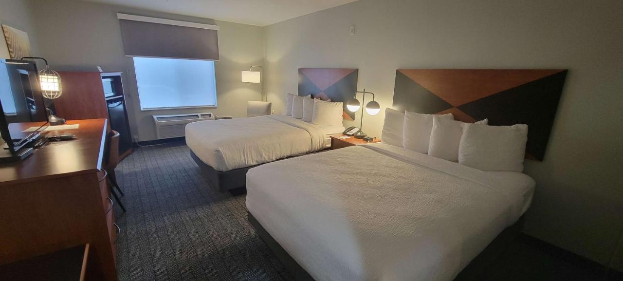 Queen Room with Two Queen Beds,992216084:JPEG