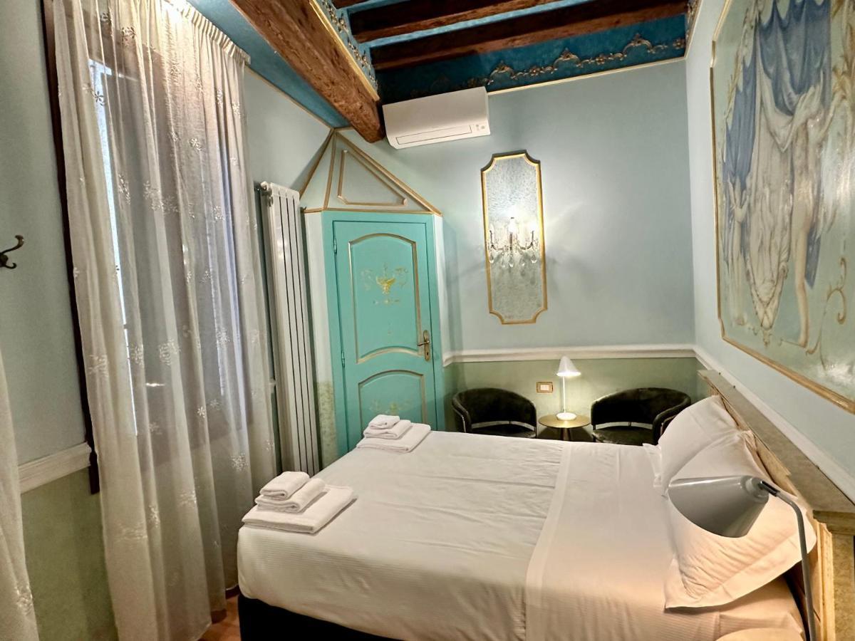 Queen Double Room
