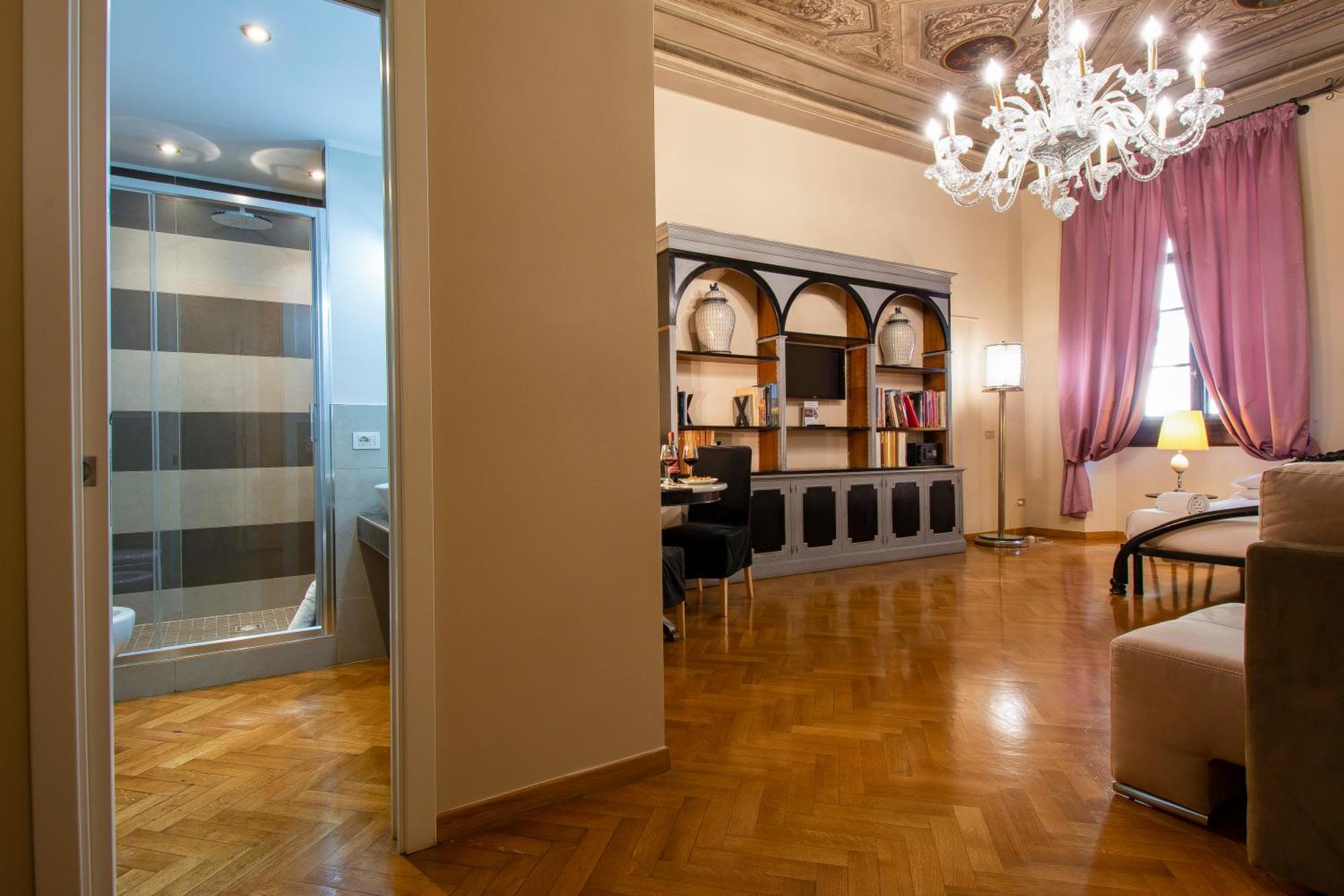 Superior King Room