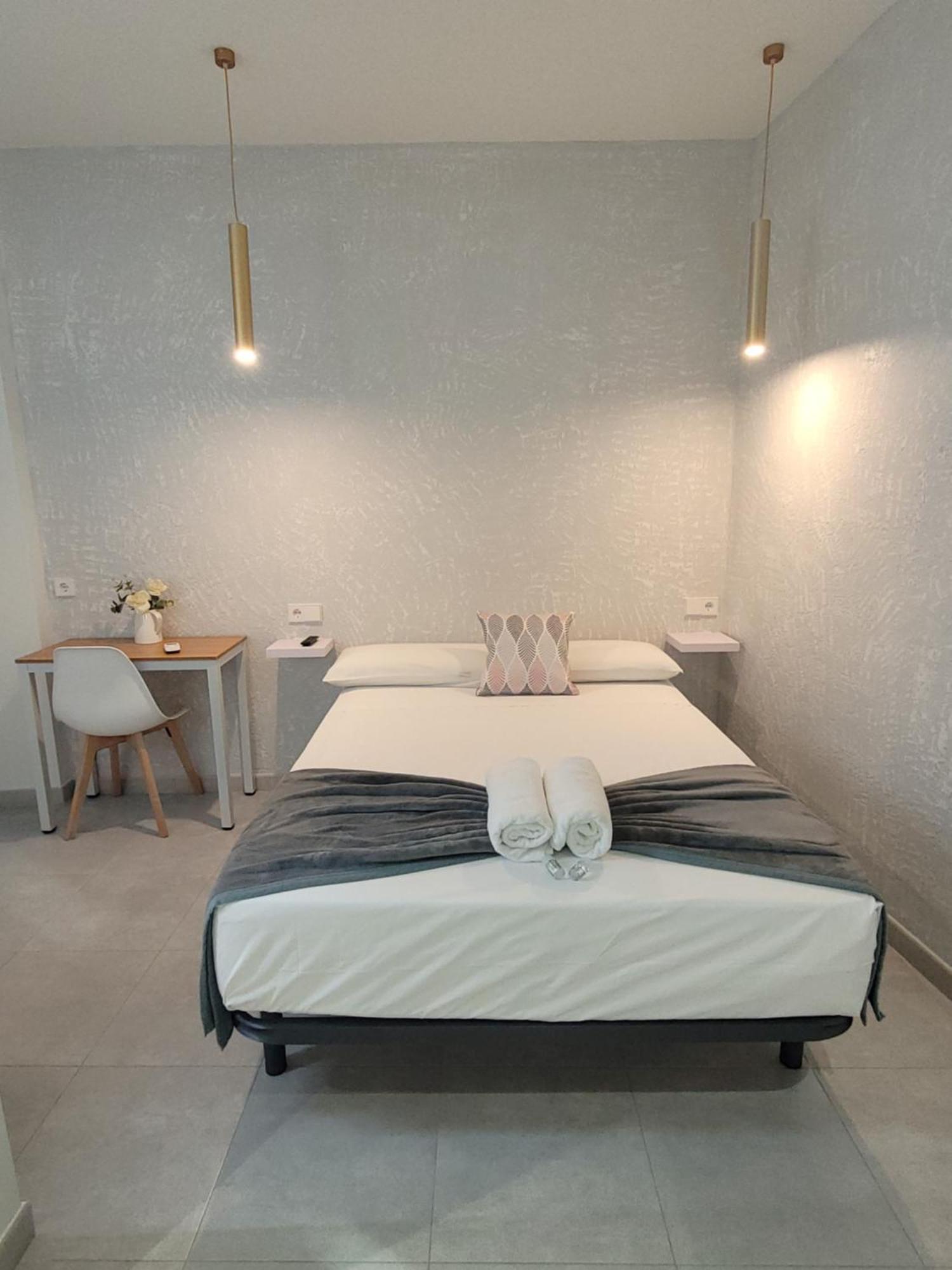 Double or Twin Room Private Bathroom