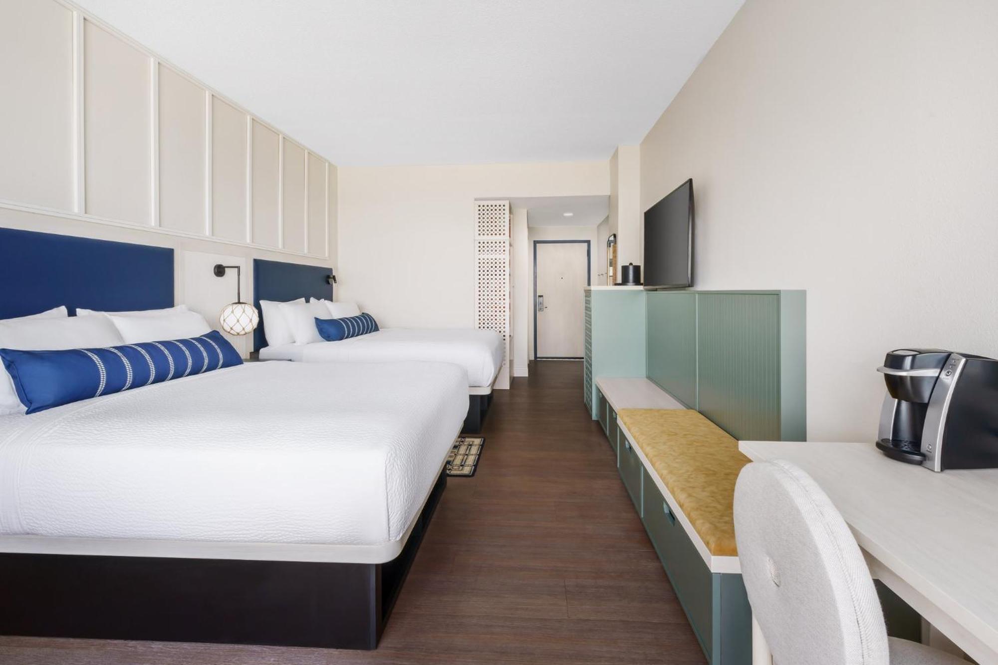 Executive Double Room with Two Queen Beds,1499212963:JPEG