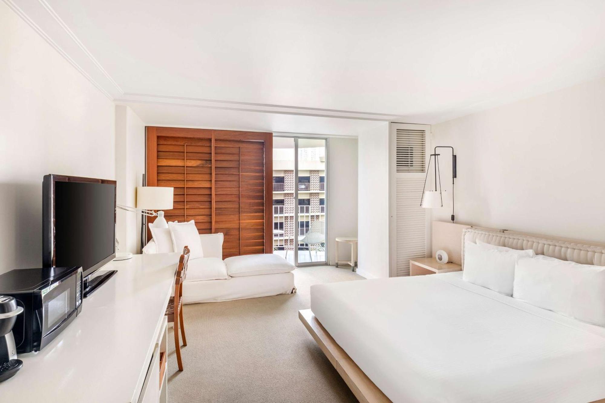 King Room Balcony City View