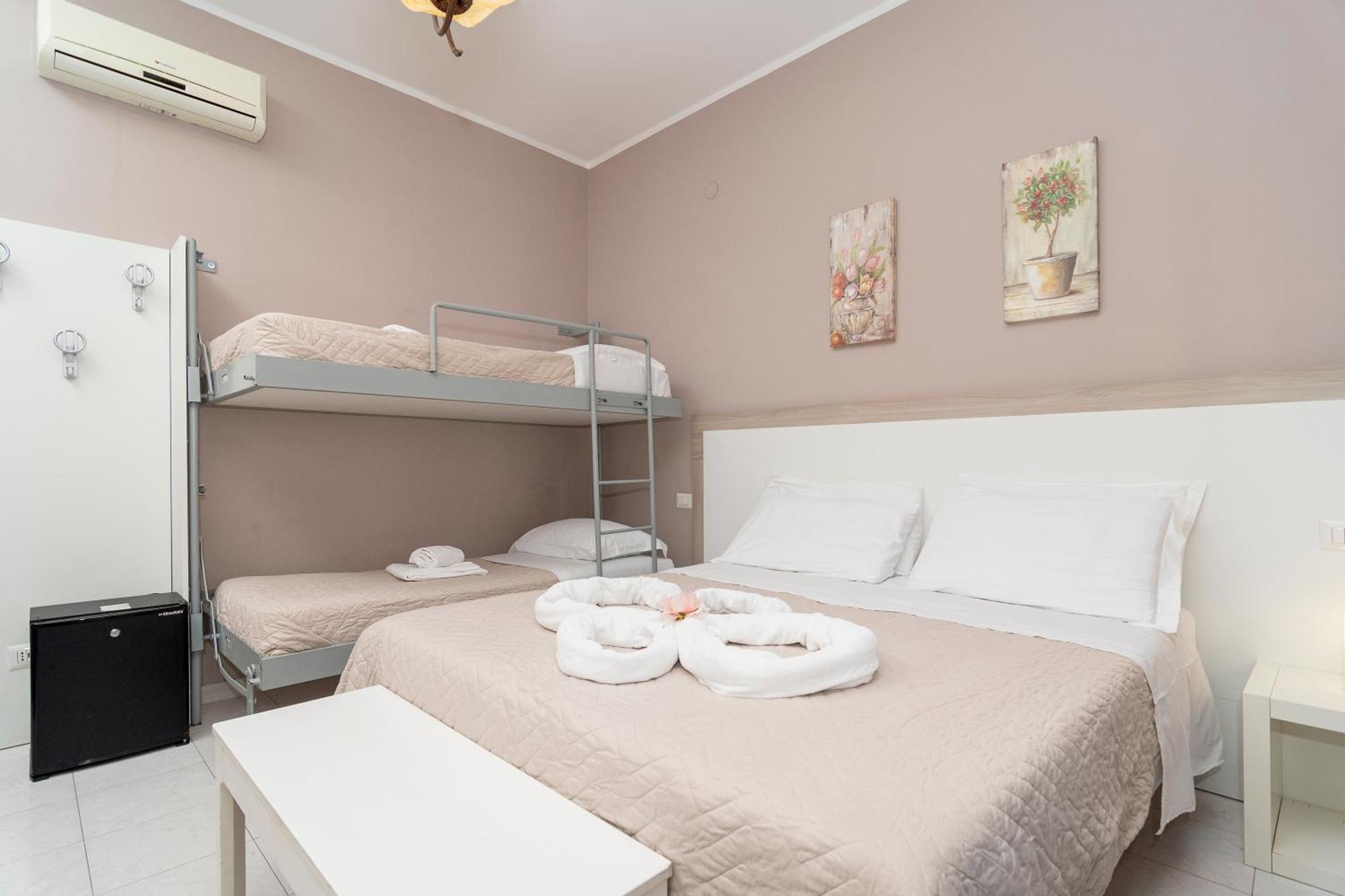 Quadruple Room Private Bathroom