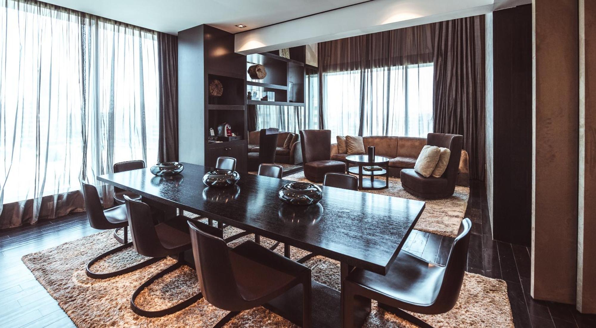 Duplex King Suite Lounge Access High Floor