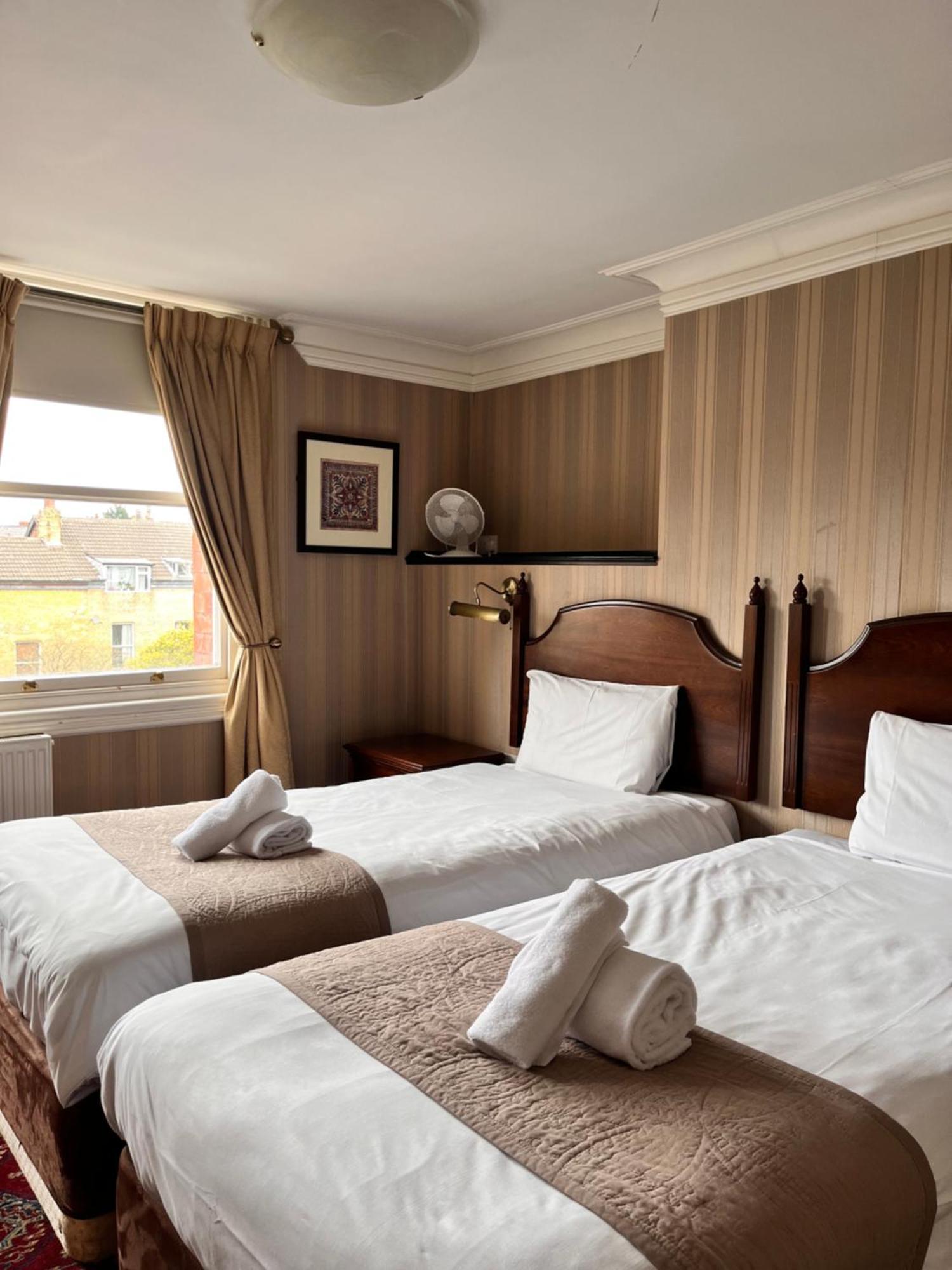 Standard Twin Room