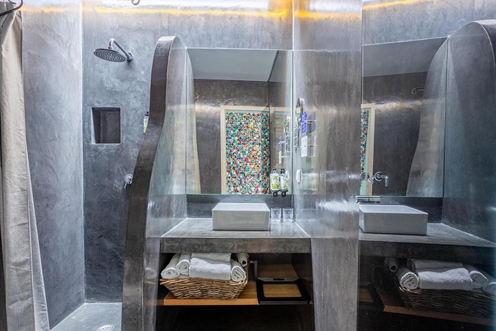 Double Room Private Bathroom