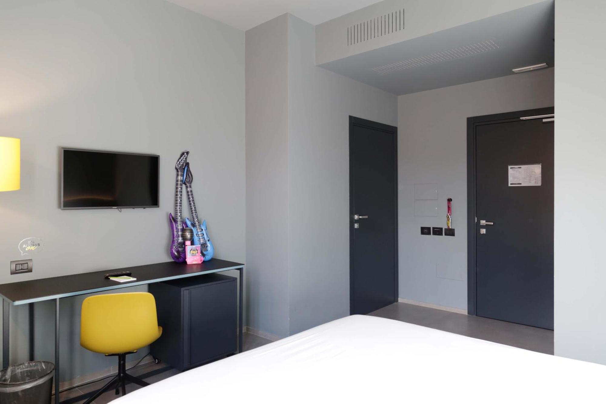 Double or Twin Room Disability Access