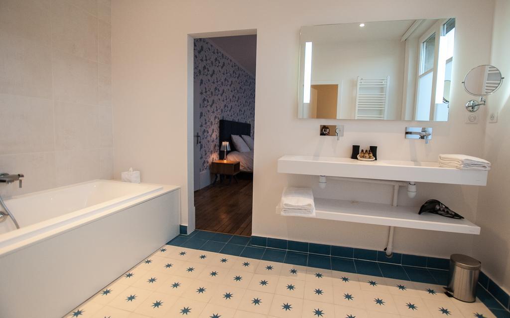 Double or Twin Room Private Bathroom