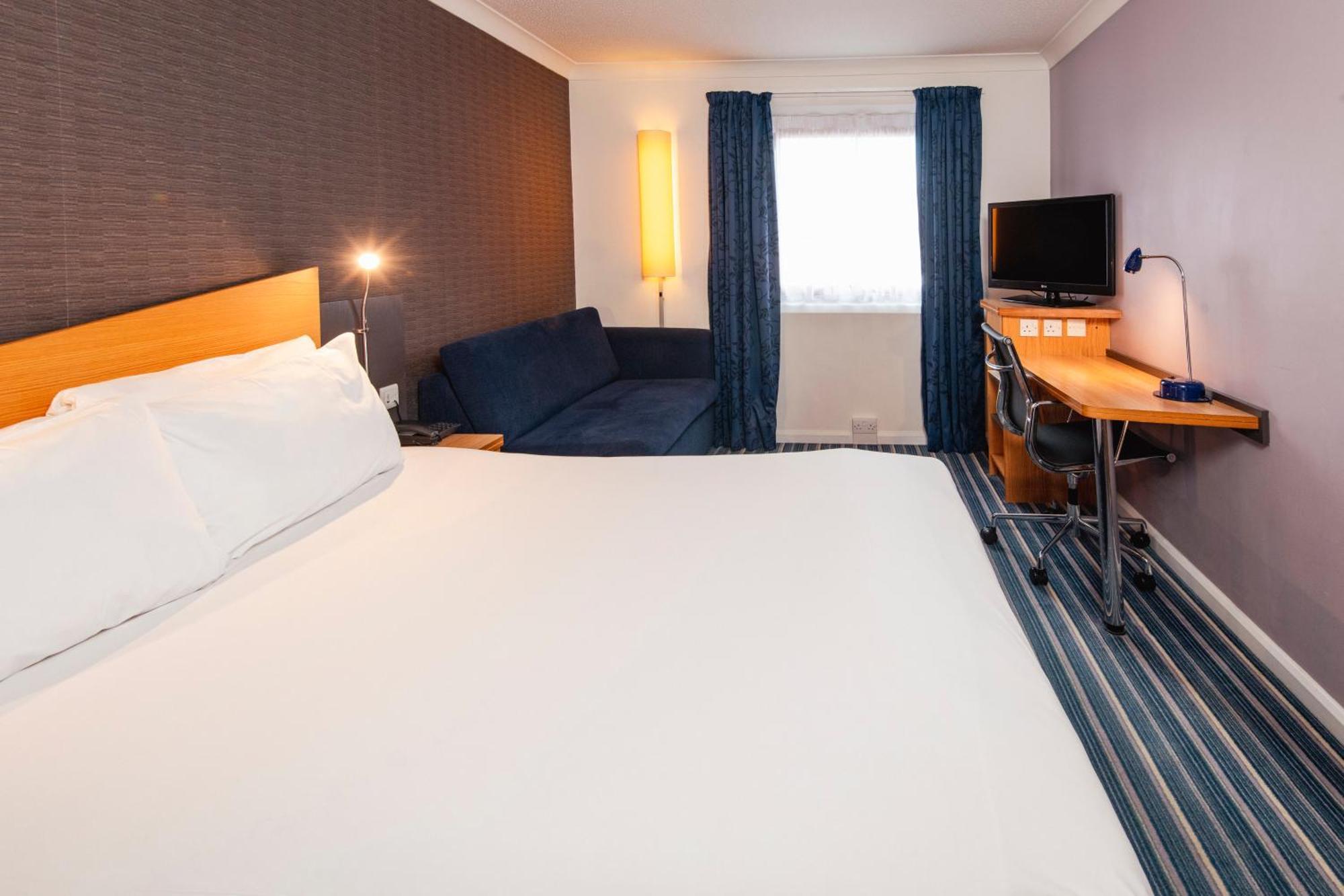 Chambre Double Standard avec Canapé-Lit et Petit-Déjeuner Chaud Gratuit