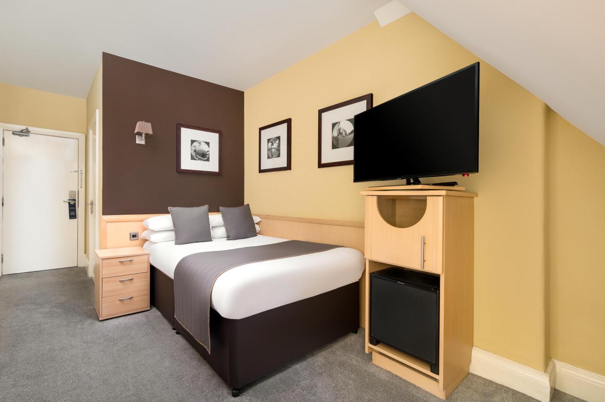 Cosy Double Room,1516349407:JPEG