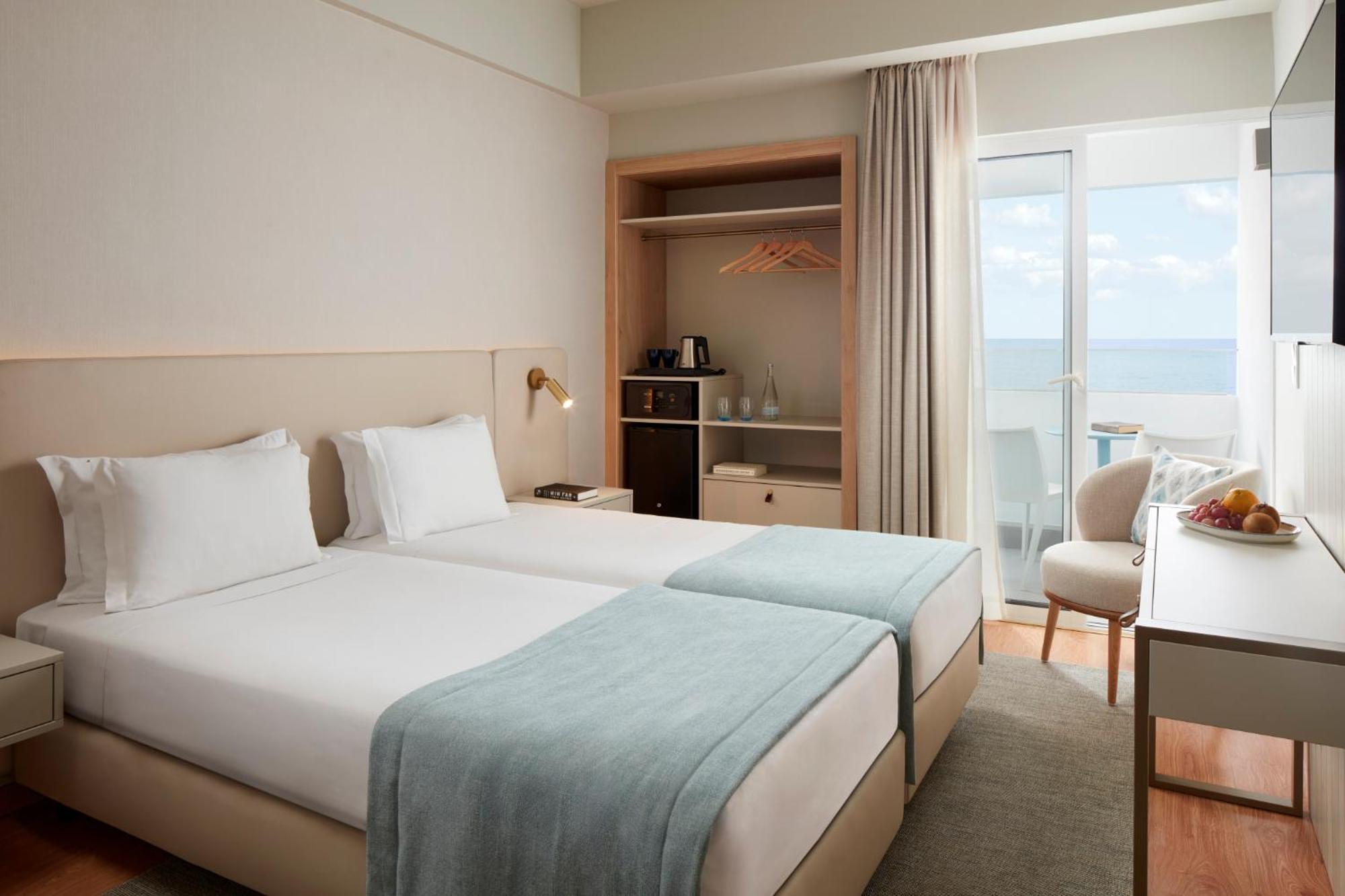 Double or Twin Room Sea View
