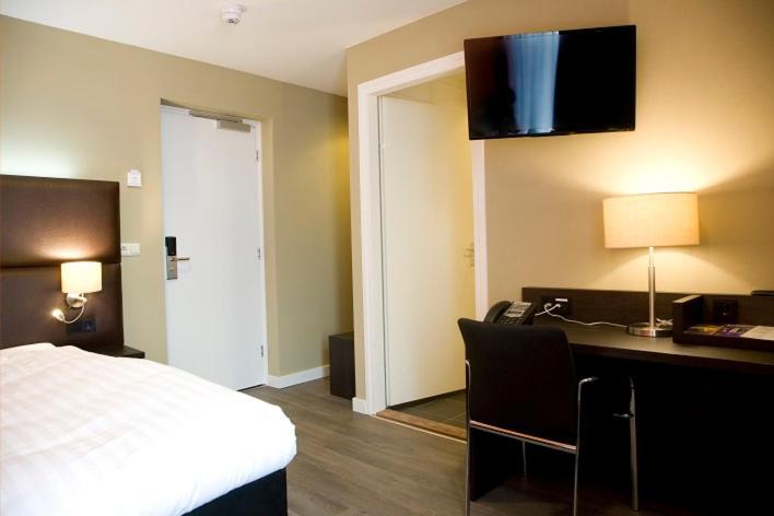 Cozy Double a double or twin bed