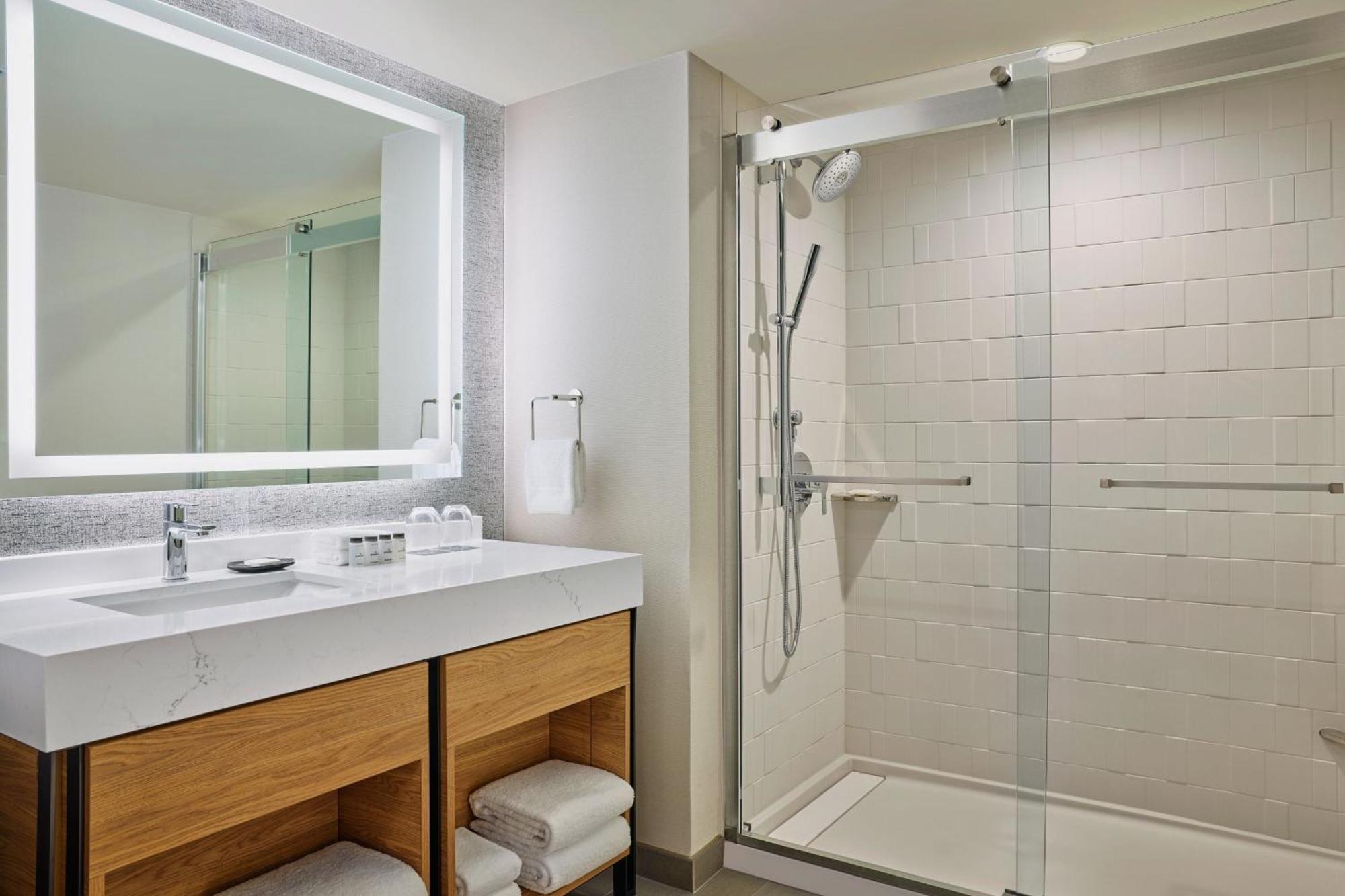 Traditional Queen Room with Two Queen Beds with Roll-in Shower - Mobility and Hearing Accessible