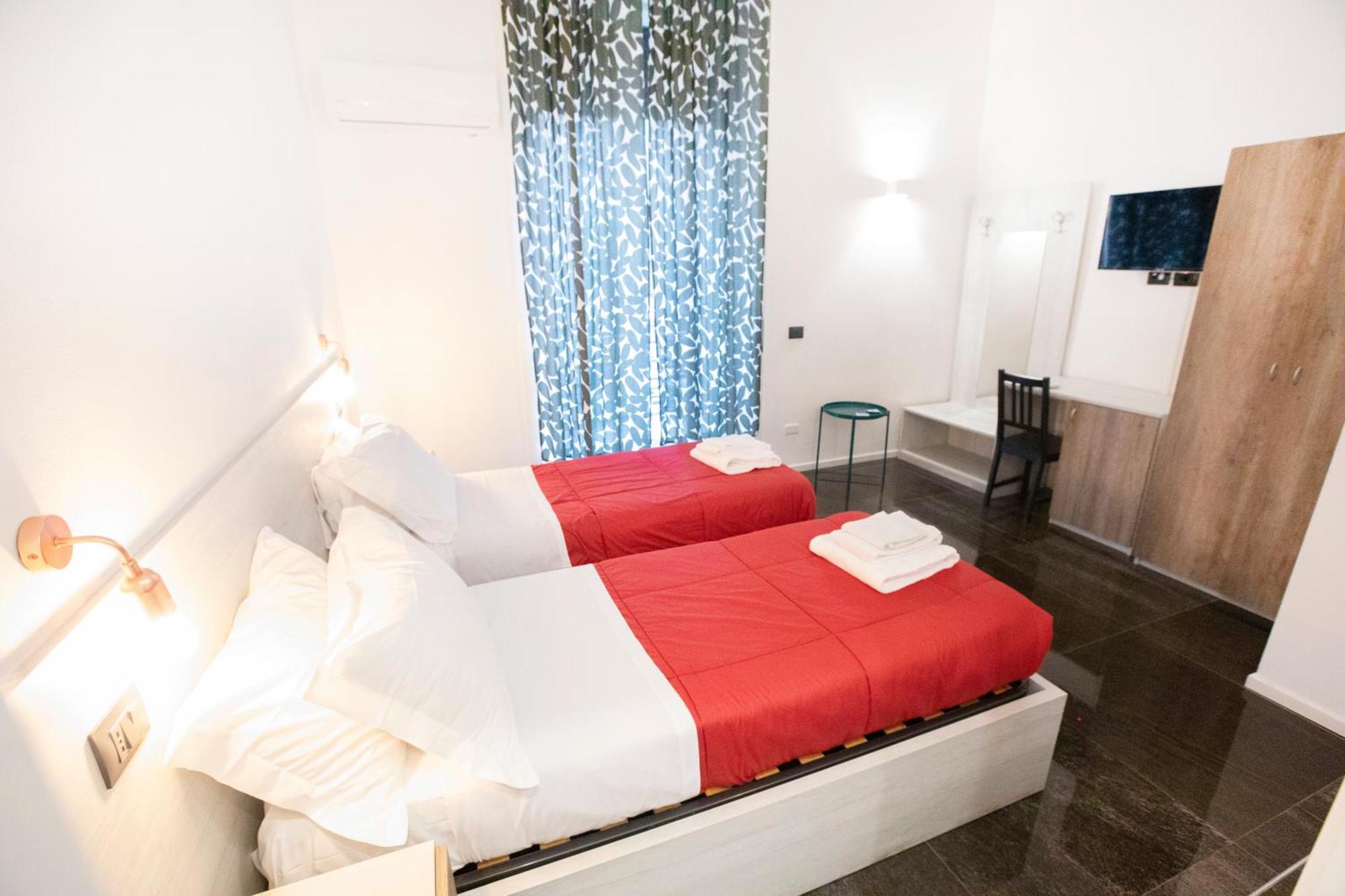 Double or Twin Room Private Bathroom
