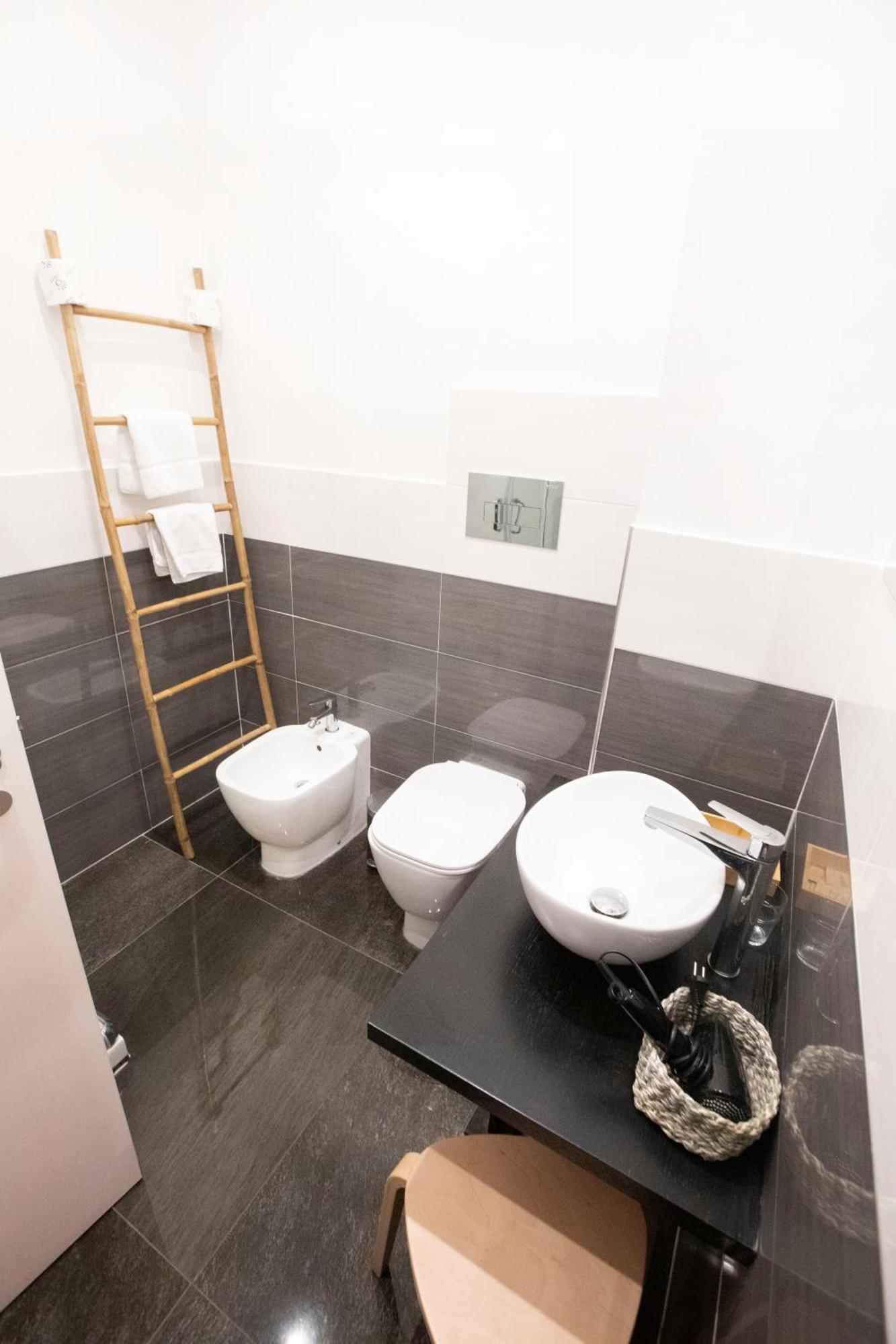 Double or Twin Room Private Bathroom