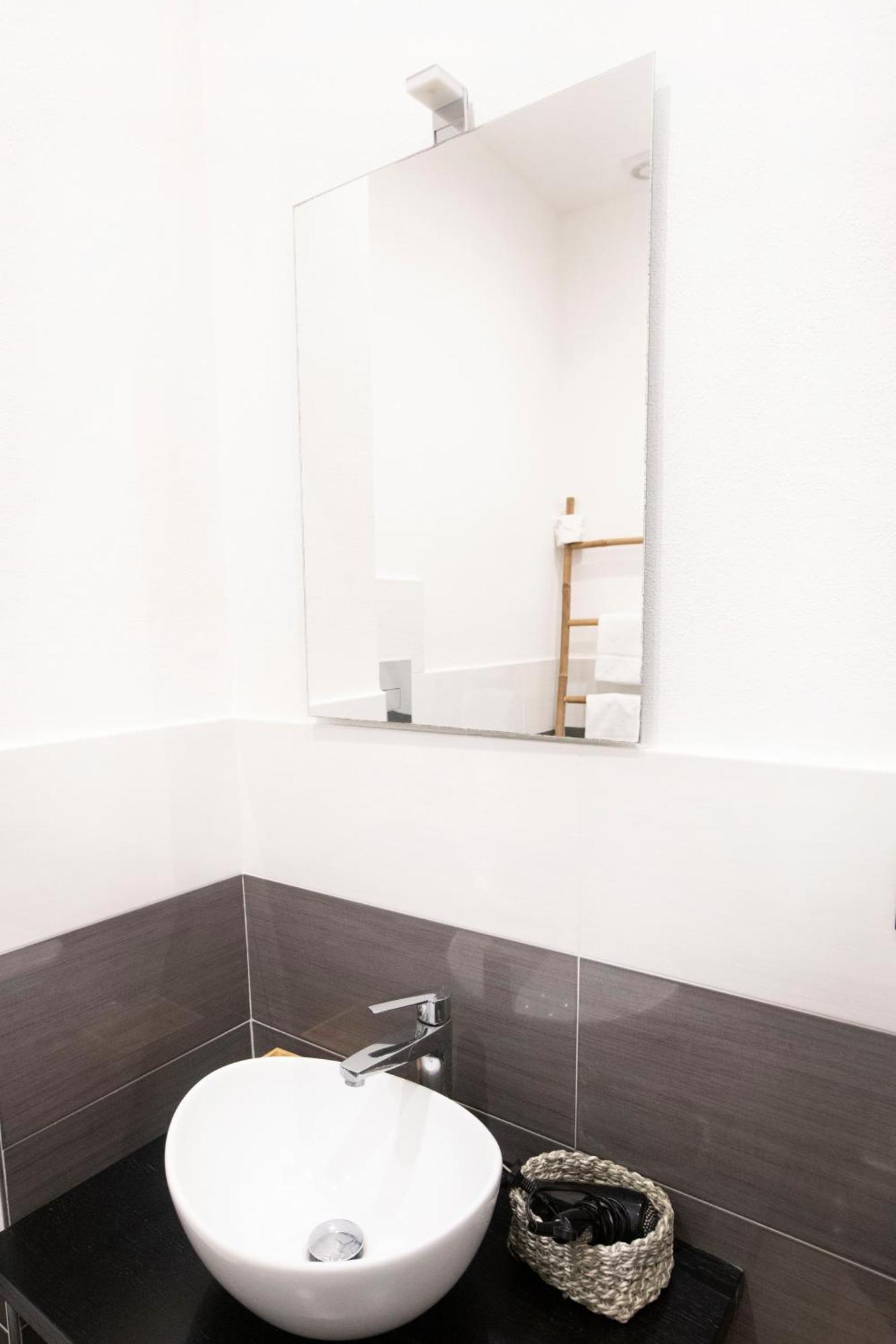Double or Twin Room Private Bathroom