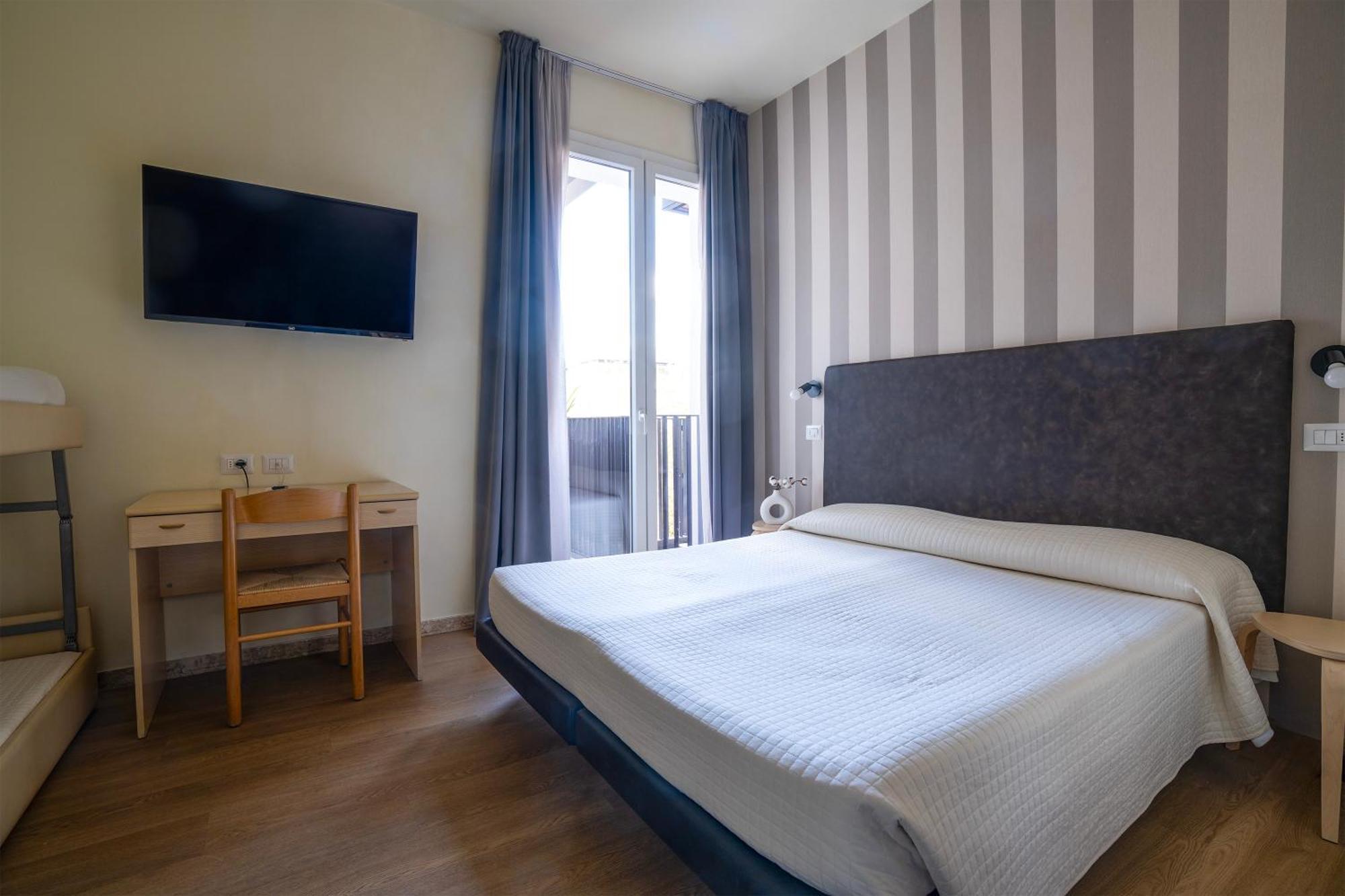 Comfort Triple Room