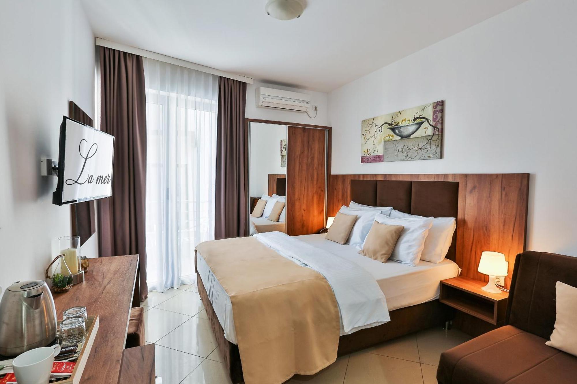 Double Room with Extra Bed,1532155117:JPEG