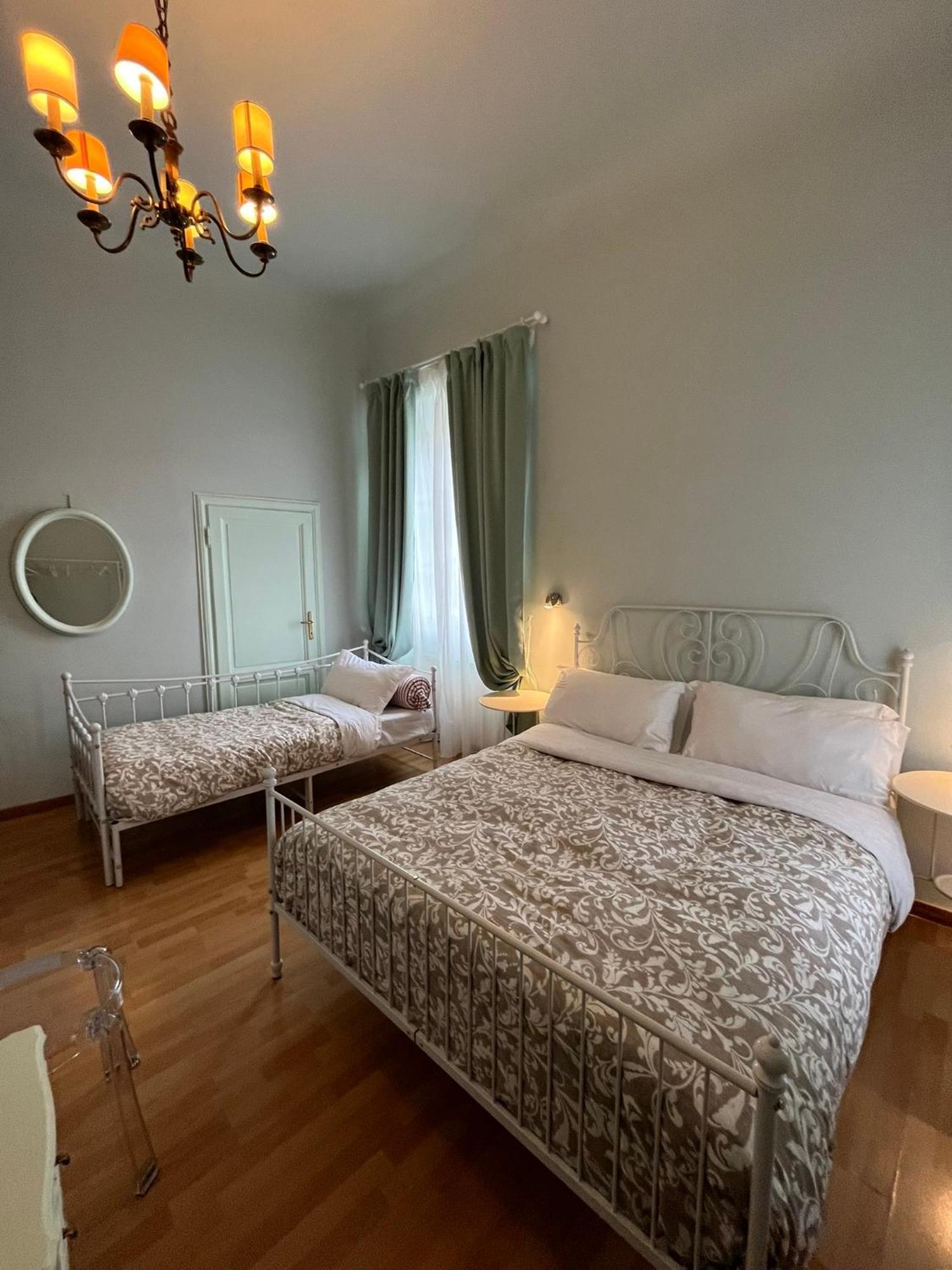 Driepersoonskamer met Eigen Badkamer