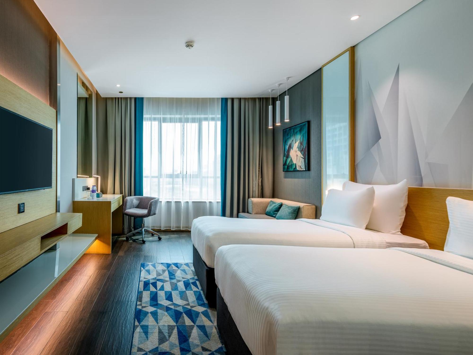 Connecting Room