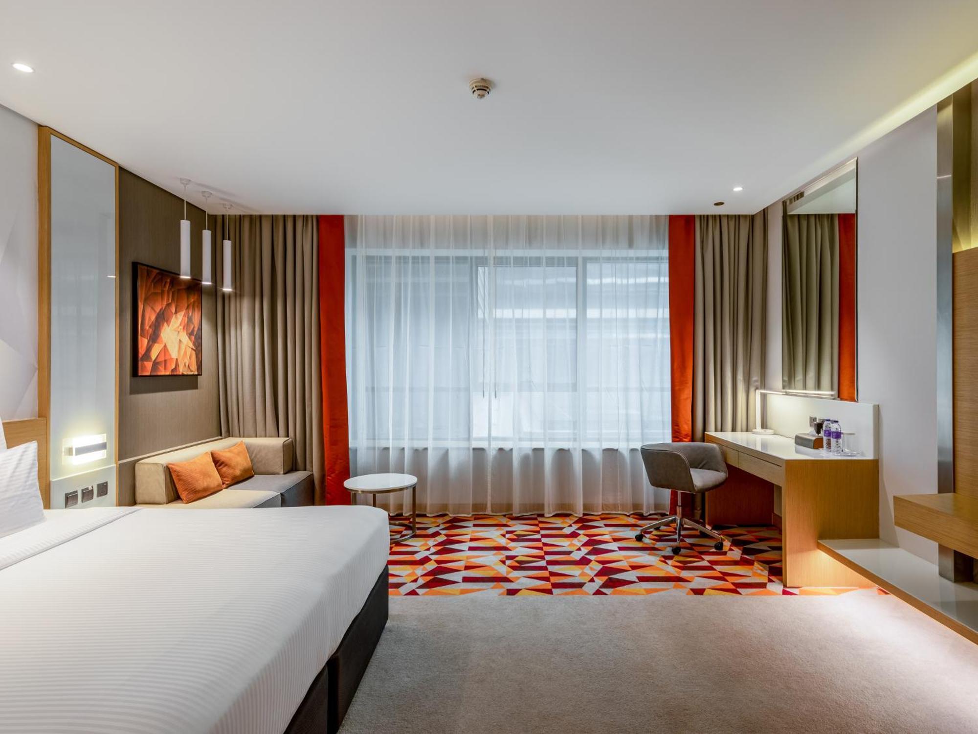 Connecting Room