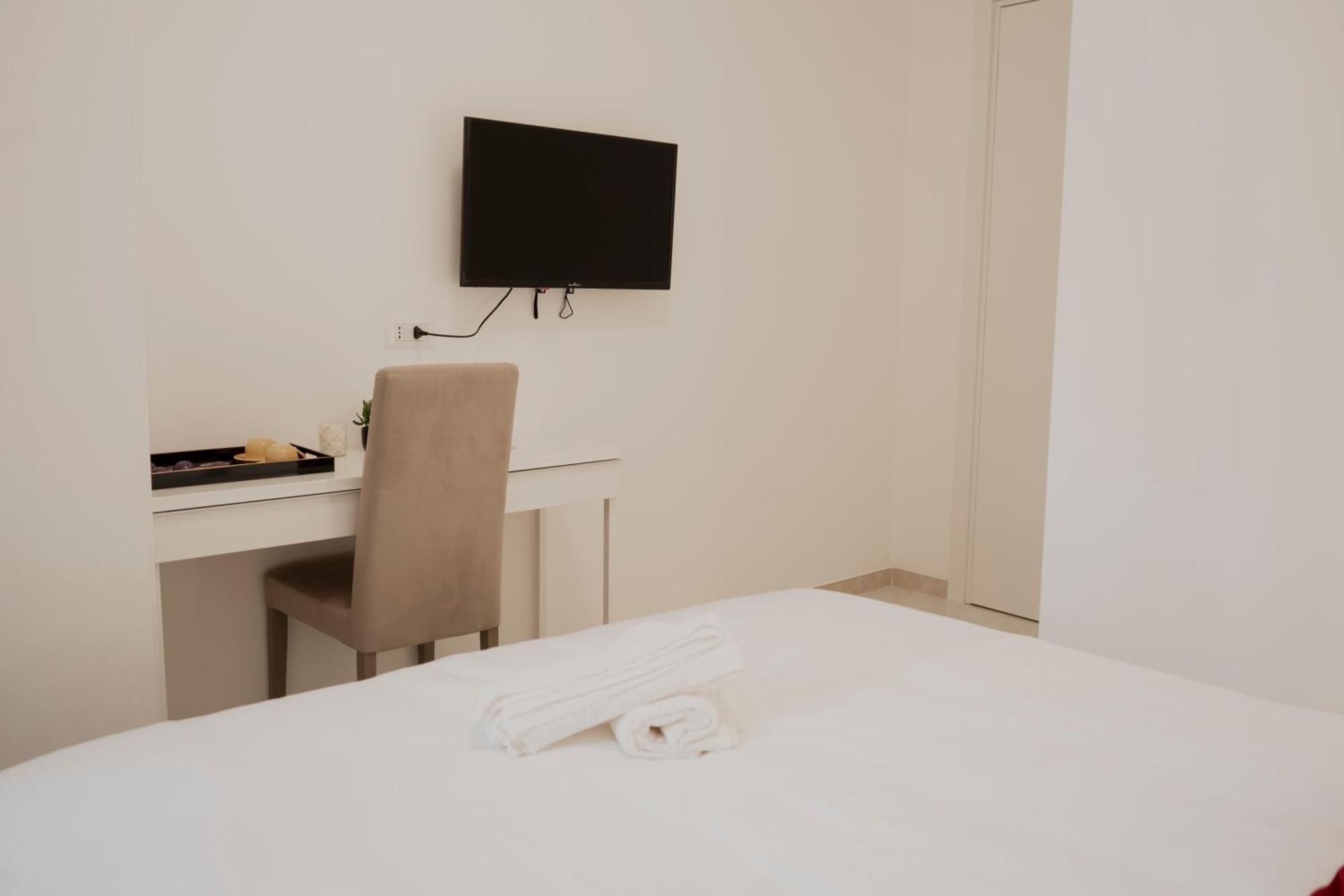 Double Room Private External Bathroom