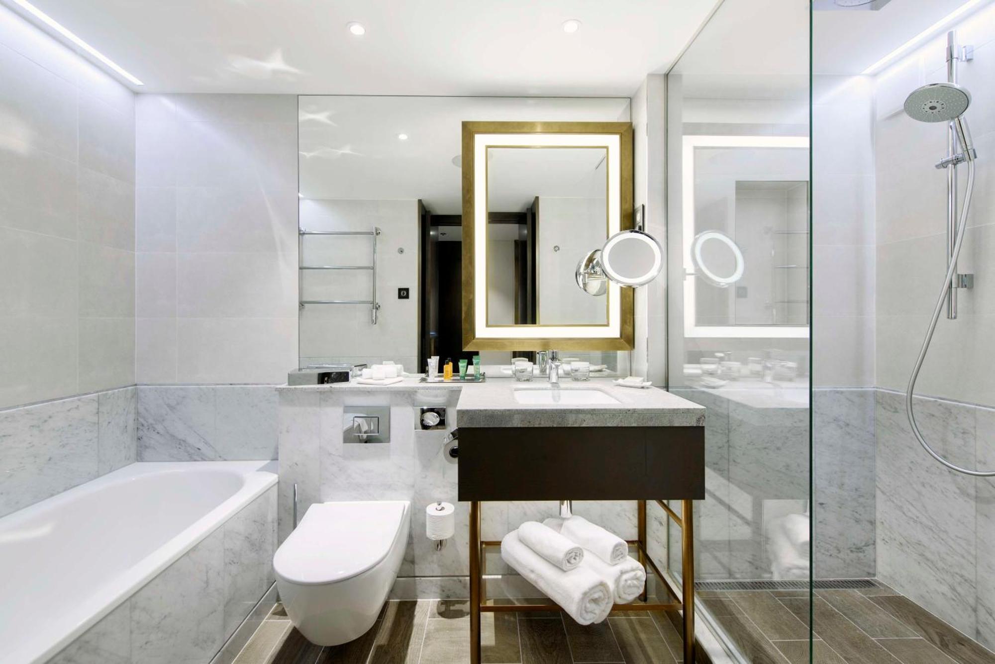 Quarto Hilton com Cama King-size