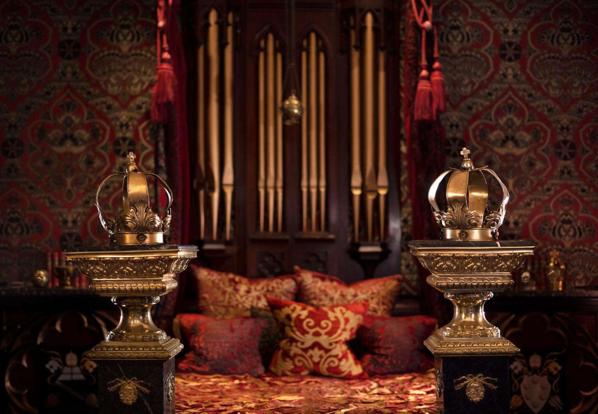 Deluxe Suite Vestry