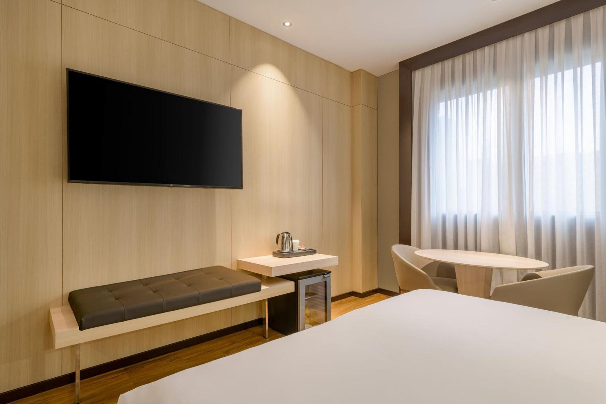 Standard Room Queen, Guest room, 1 Queen,1629889444:JPEG