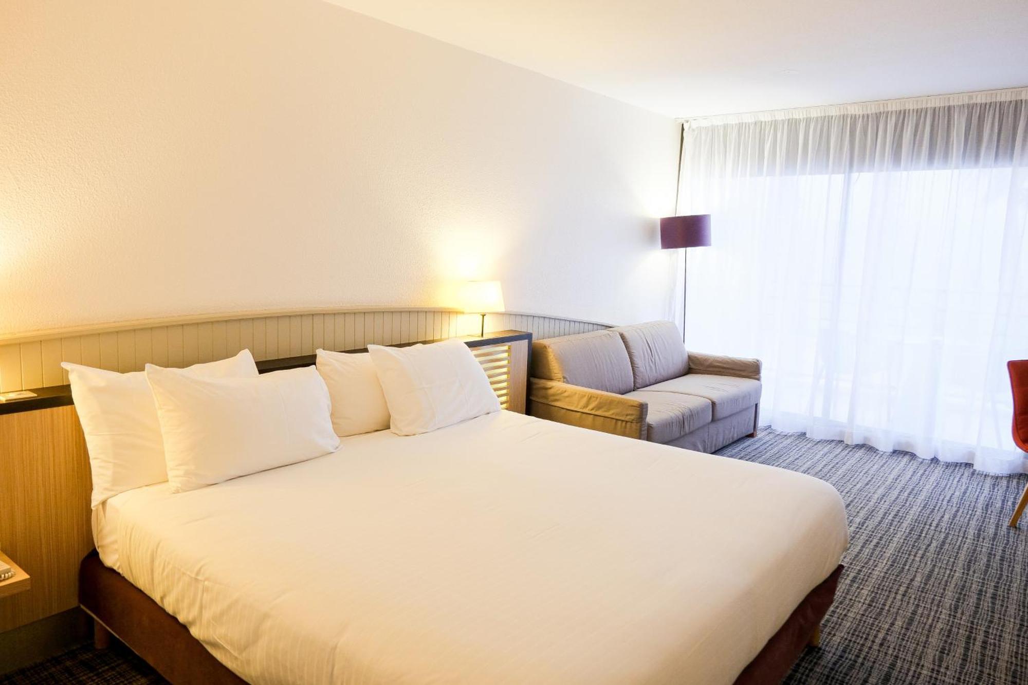 Chambre Double - Vue sur Piscine
