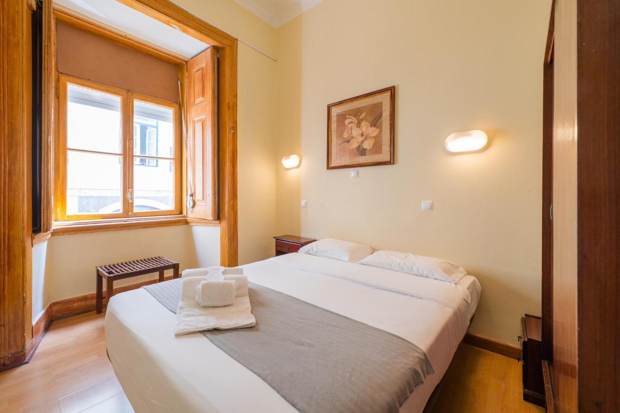 Budget Double Room with Shared Toilet,1547241655:JPEG