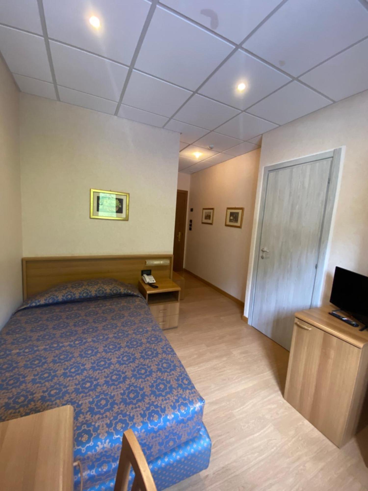 Standard Single Room with Mountain View,1547785366:JPEG