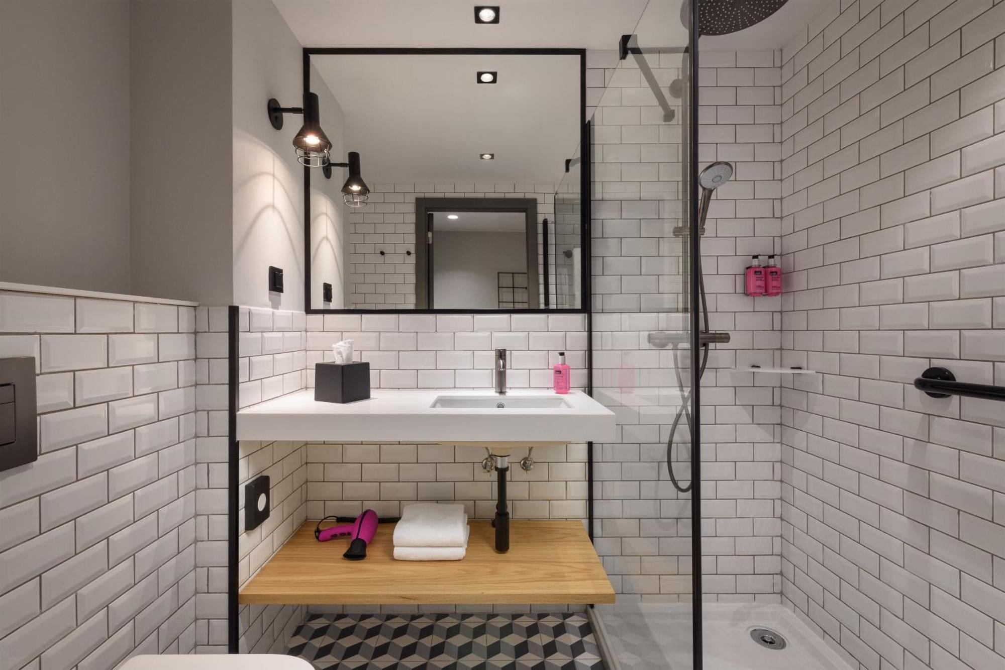 Moxy Sleeper Queen Room