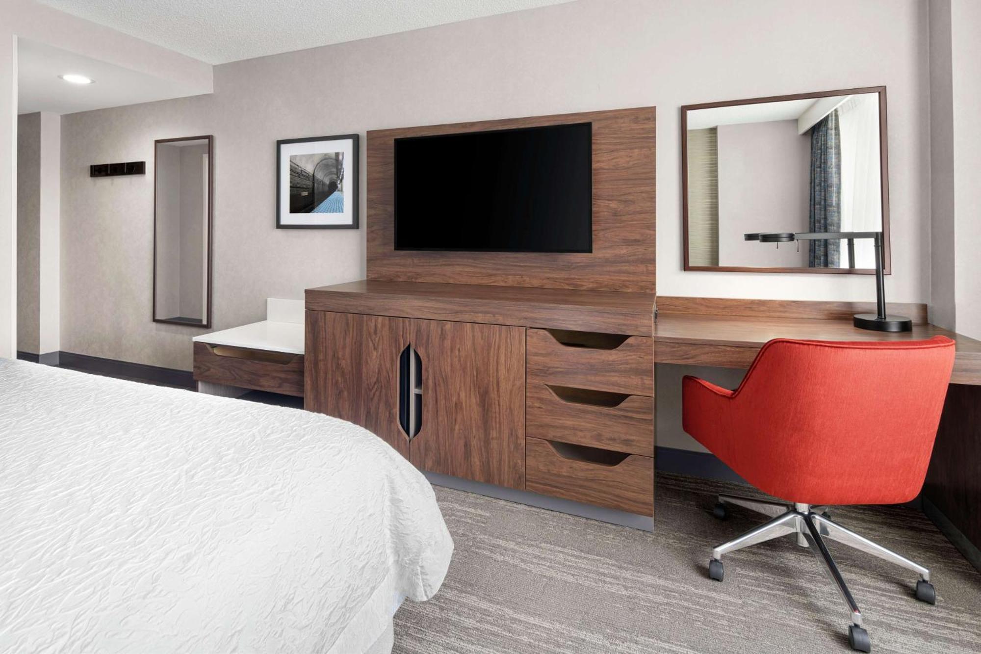 King Room Hearing Access or Non-Smoking