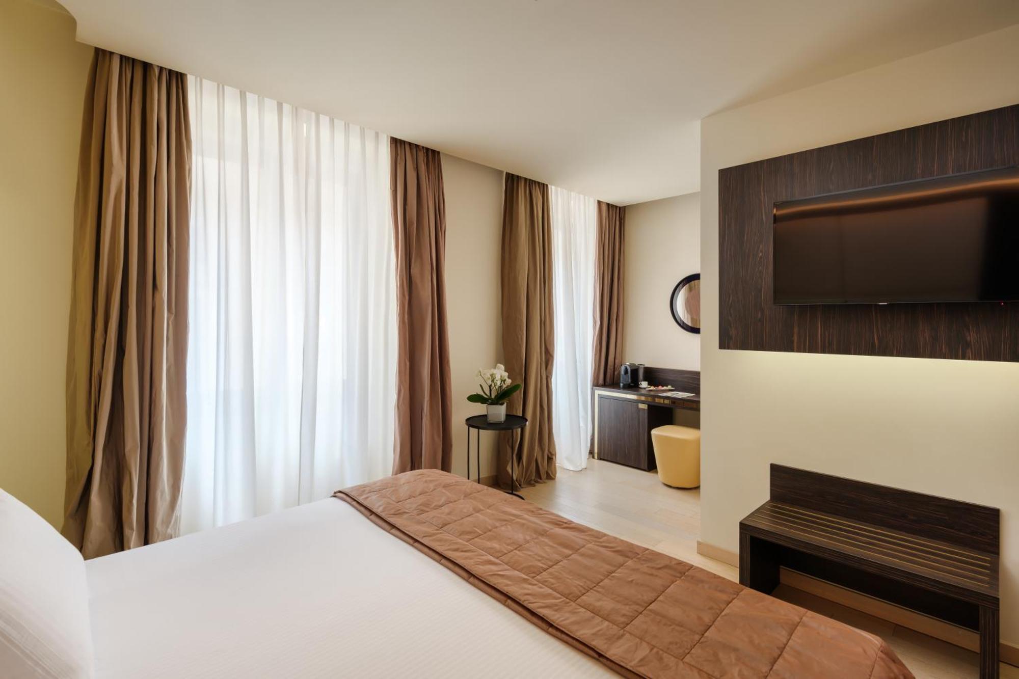 Deluxe Double or Twin Room