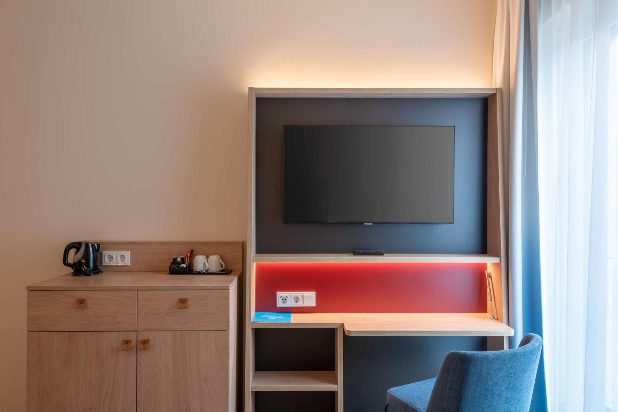 Chambre Lit Queen-Size avec Canapé-Lit