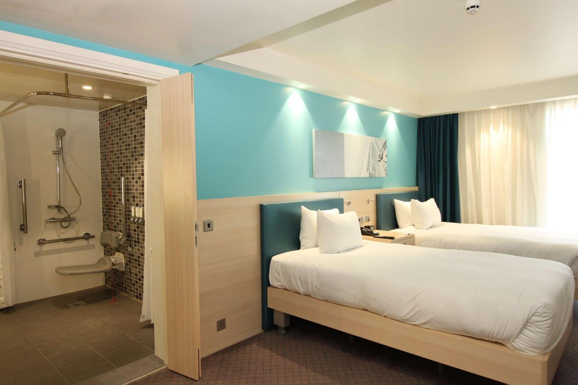 Twin Room Mobility Access