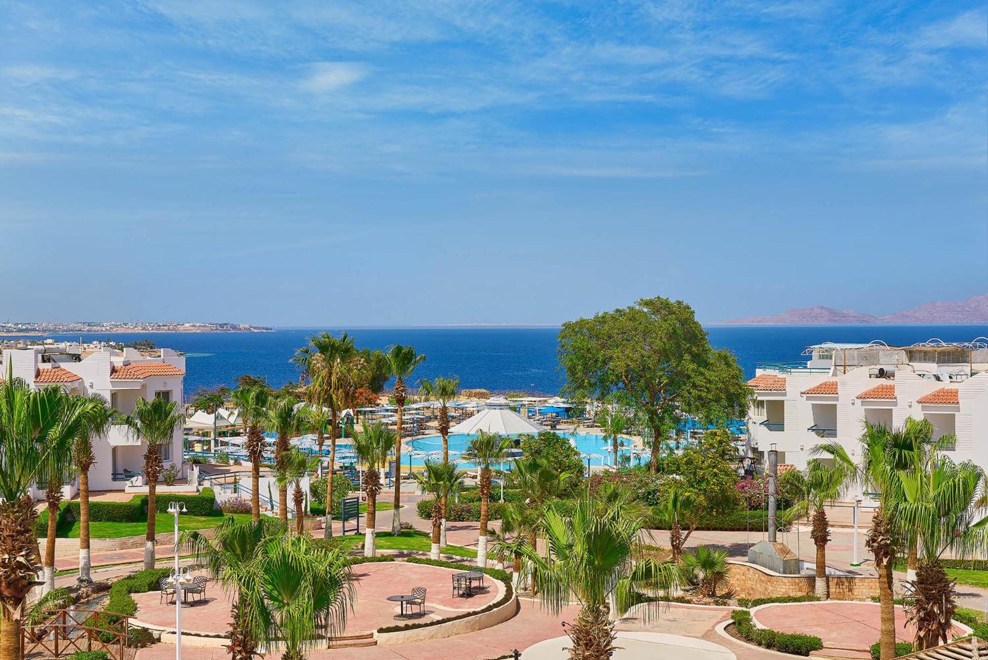 Superior Pool View Room