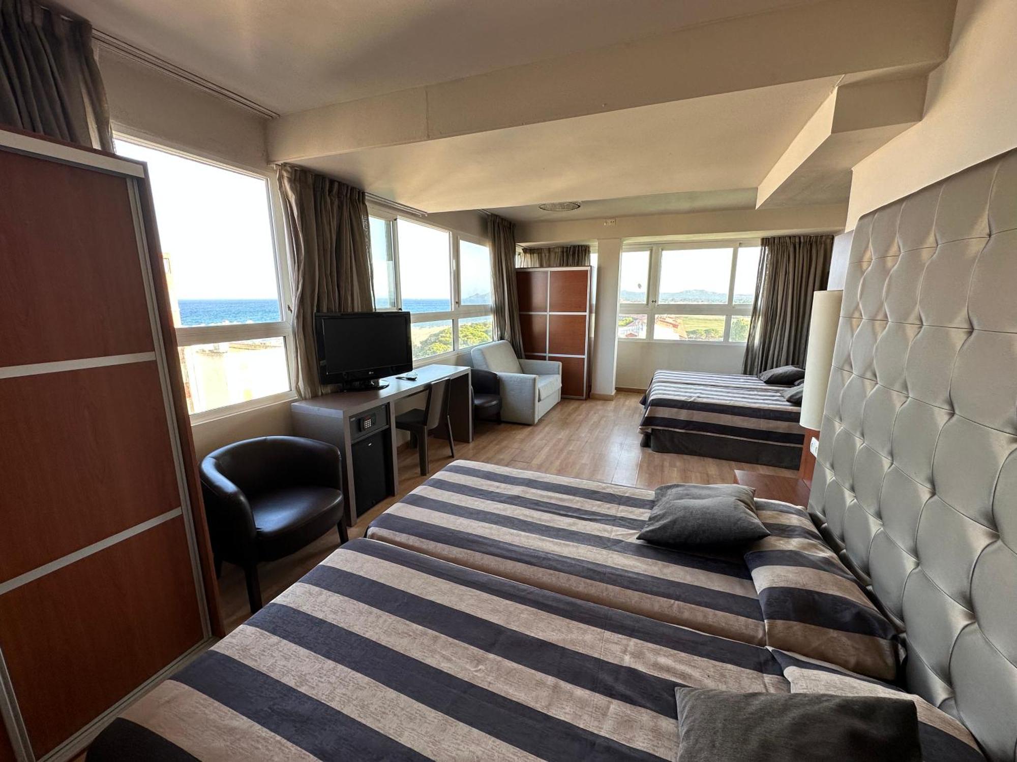 Family Room with no Terrace,1588149024:JPEG